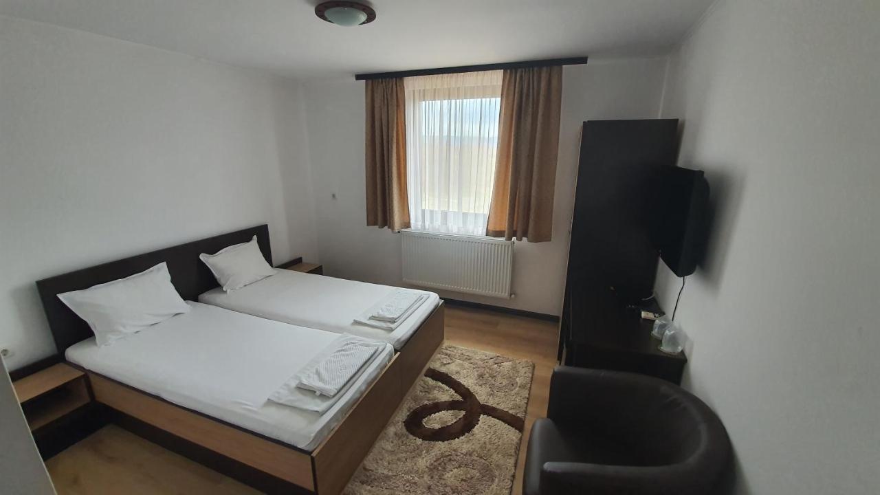 Семеен Хотел-Ресторант Етно Чакала Sevlievo Exterior foto