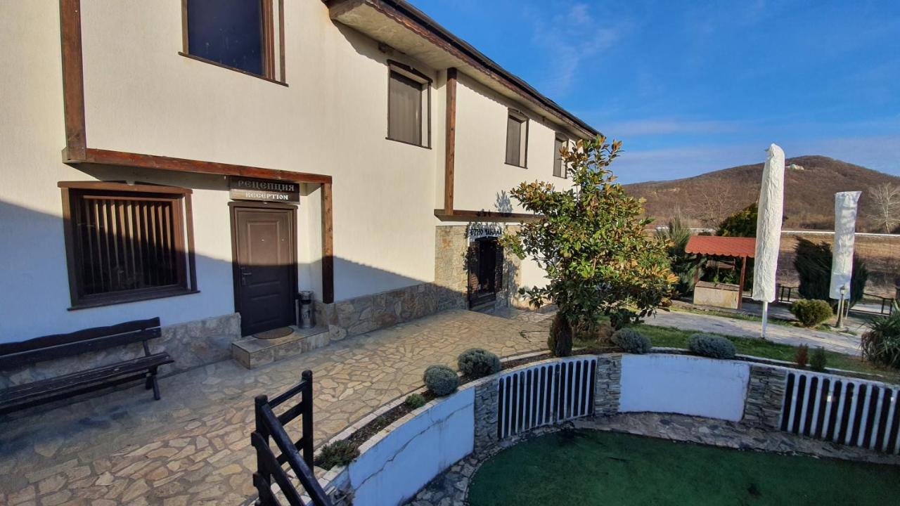 Семеен Хотел-Ресторант Етно Чакала Sevlievo Exterior foto