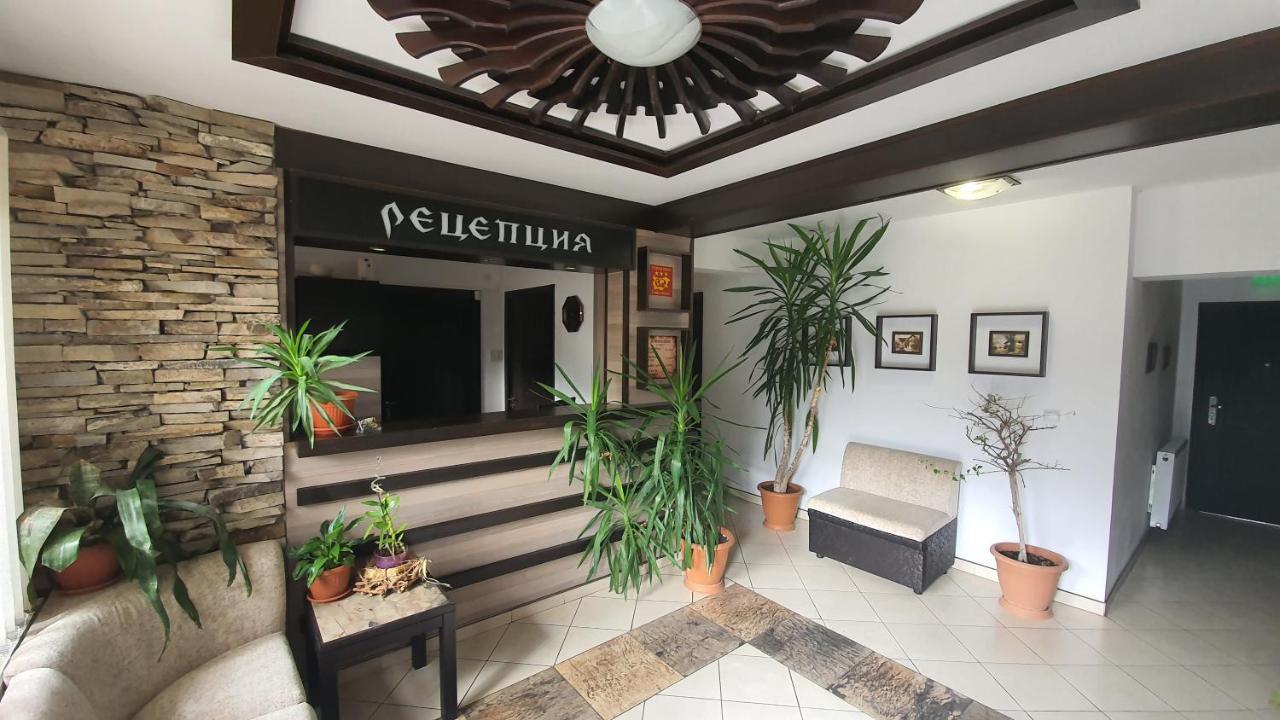 Семеен Хотел-Ресторант Етно Чакала Sevlievo Exterior foto